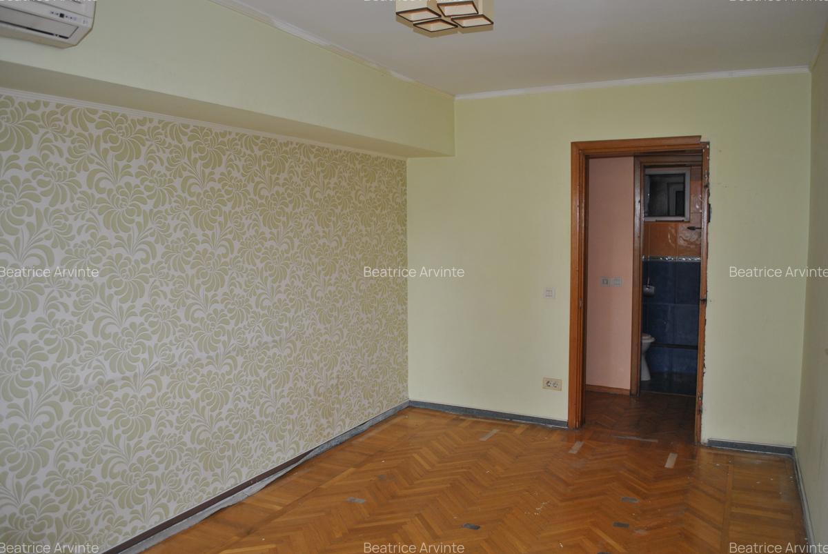 Oportunitate rară pentru investitori – apartament spațios pe Bulevardul Unirii - 9