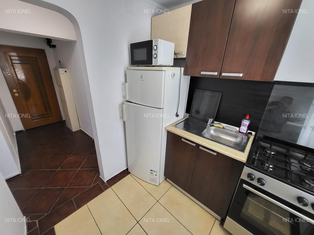 P-ta Victoriei-Ap. 2 cam, mob/util, excelent pt. investitie - 11