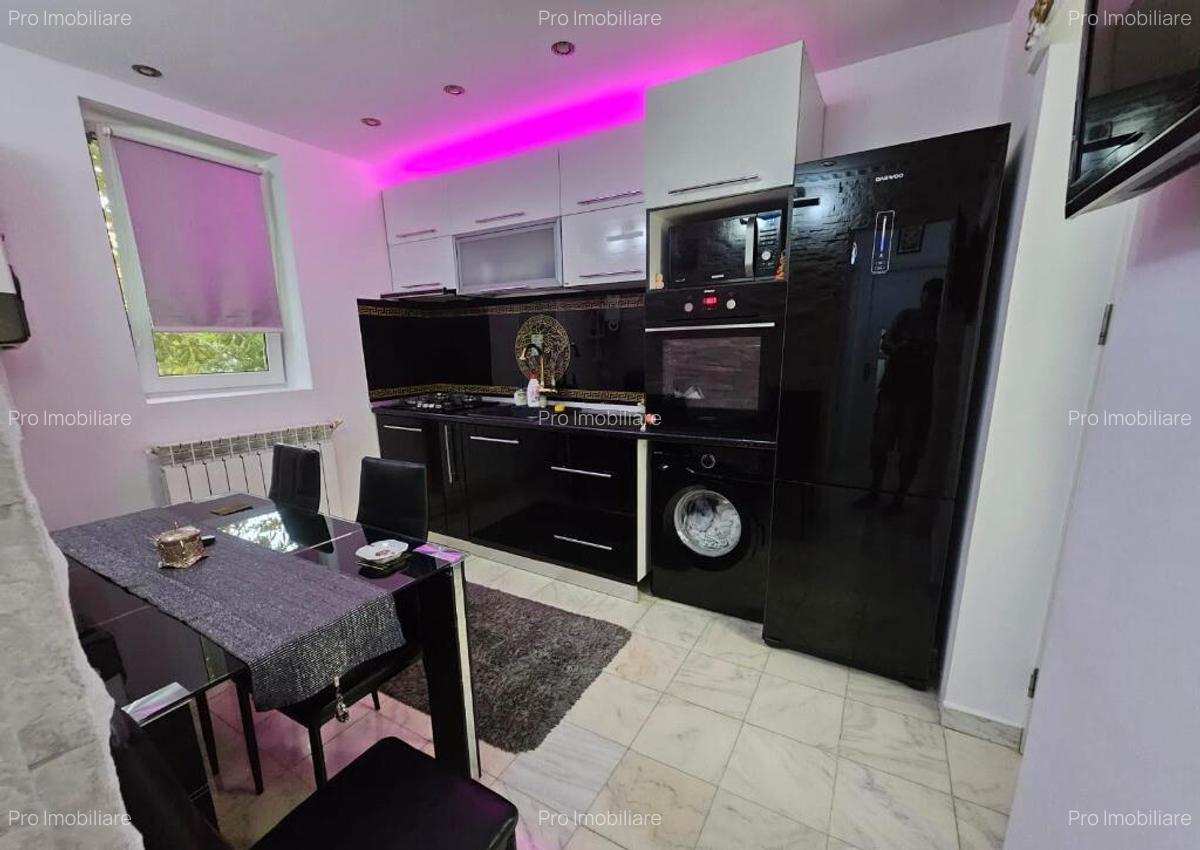 Vand apartament cu 2 camere decomandat - 12
