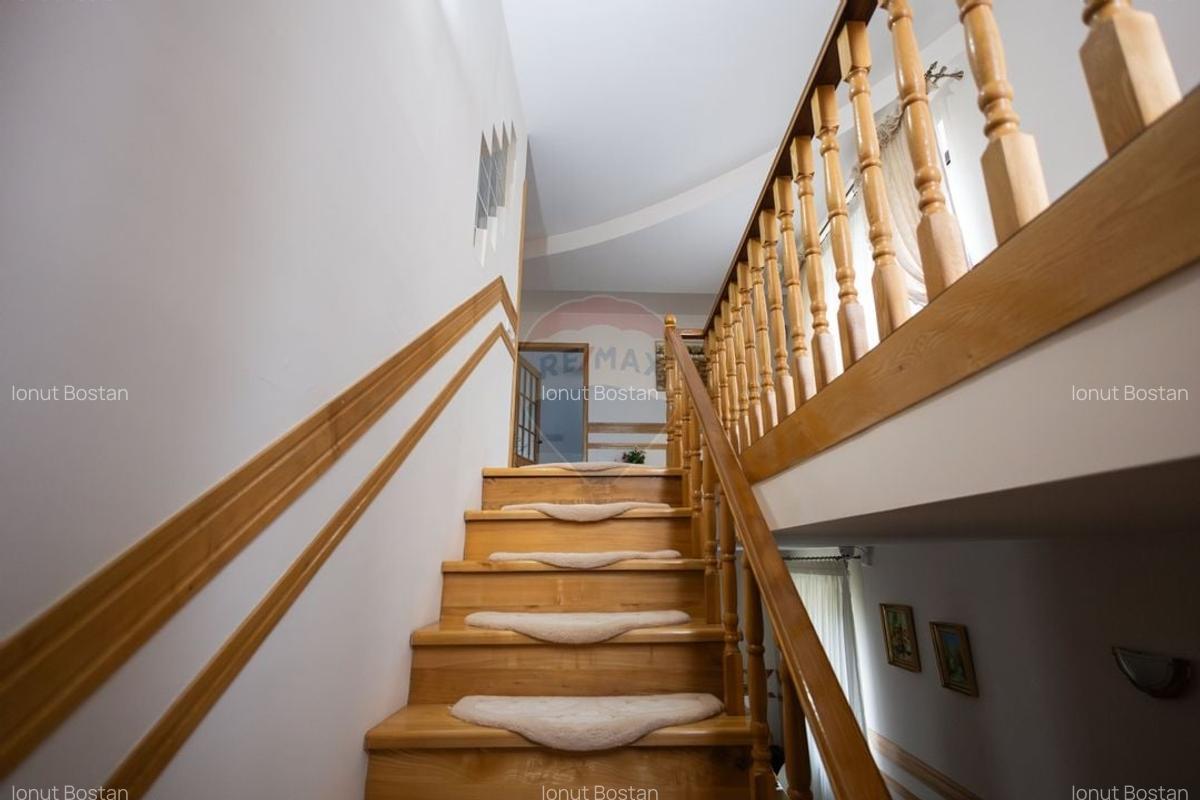 Casa spatioasa de vanzare - 51