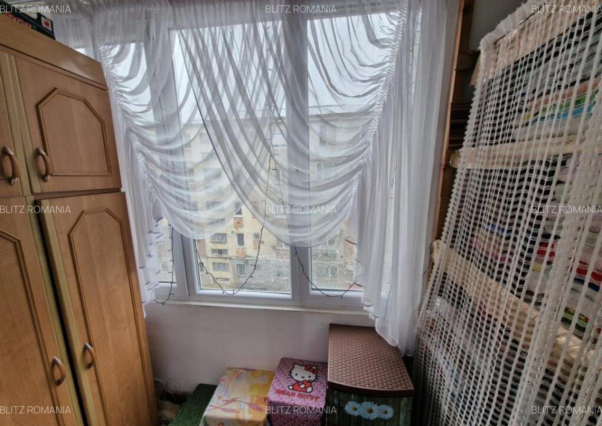 Apartament de vanzare, cu 2 camere, 41 mp, zona Regele Ferdi - 7