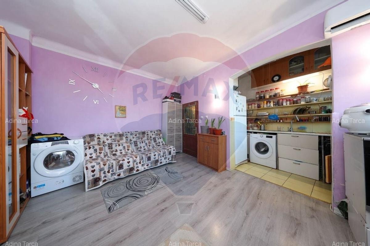 2 case cu curte proprie - locatie centrala - 5