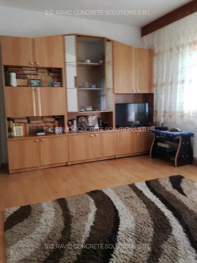 Apartament zona Mihai Bravu - 2