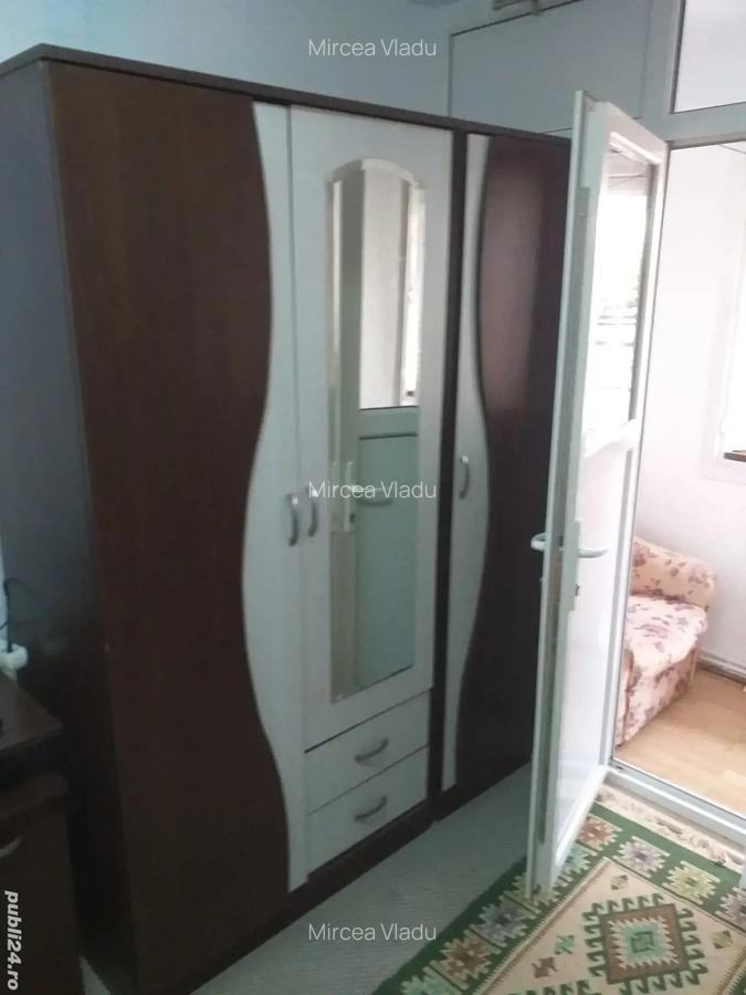 Inchiriez garsoniera - 2