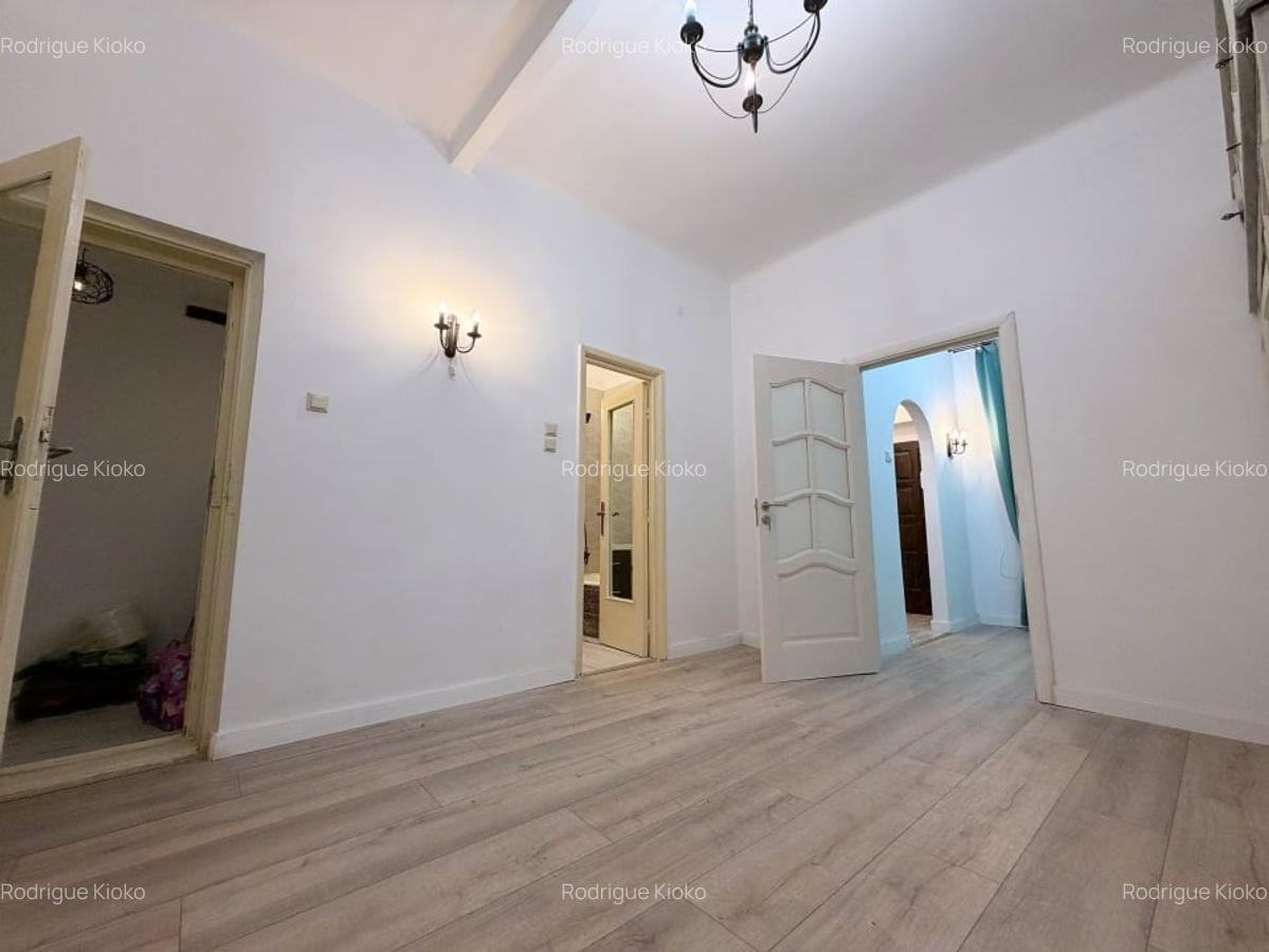 Garsoniera zona Calea Victoriei – 34 mp, locatie premium, bloc 1940 - 2