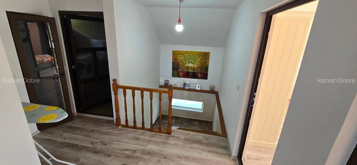 Se vinde casa in Provita de jos, central pozitionata, mobilata si utilata. - 9