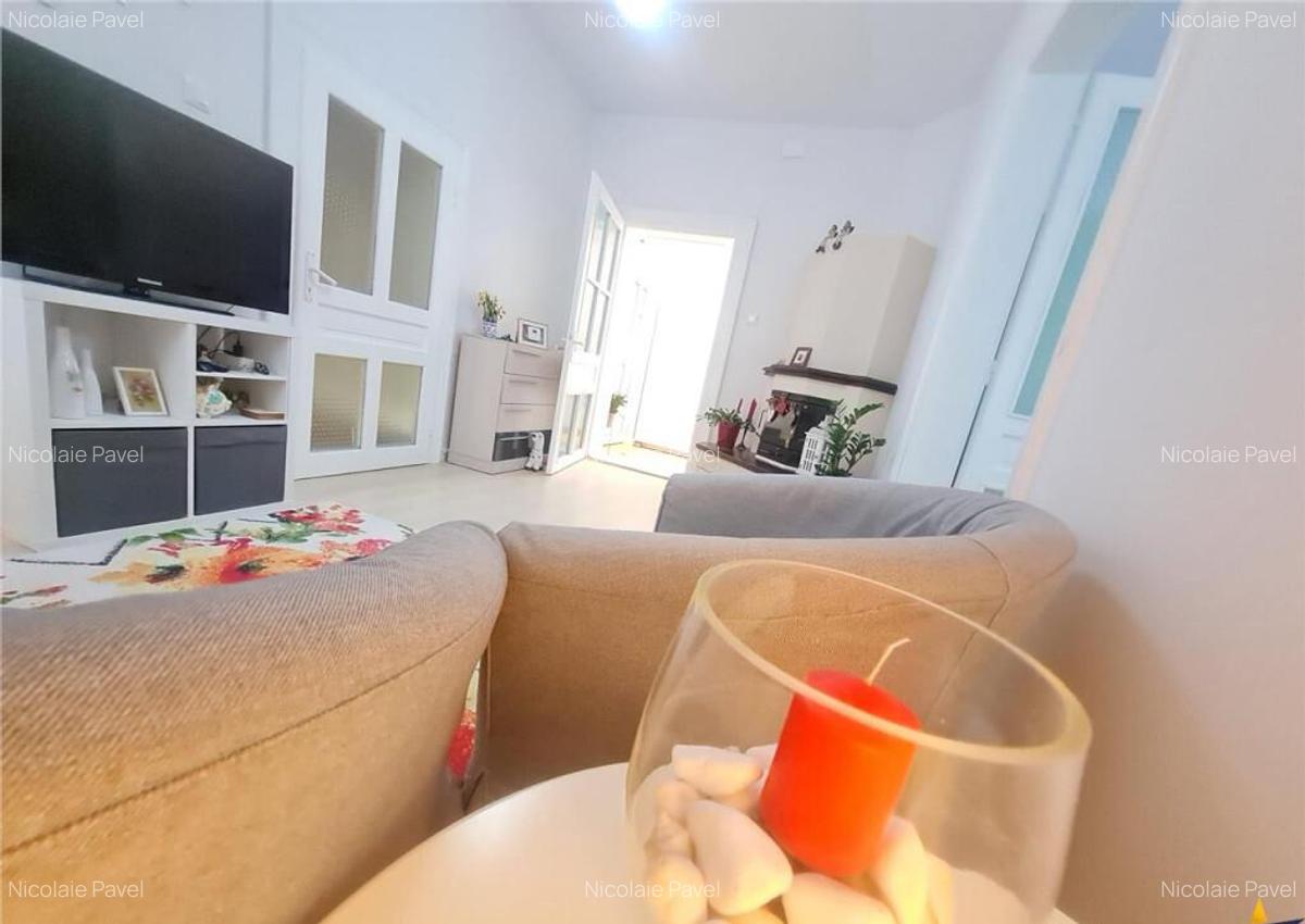 Casa, pe locatie centrala, imbinare apreciabila intre tradit - 11