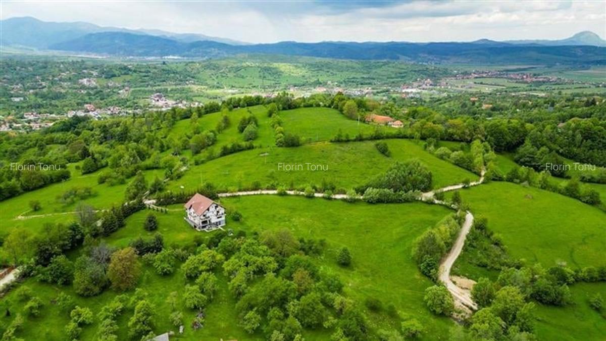 Film! 11.000 mp,pozitionare valoroasa,conditii apreciabile, Sohodol, Bran, Braso - 3