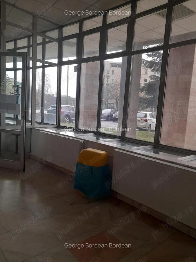 Spatiu comercial in Centrul Civic - 2