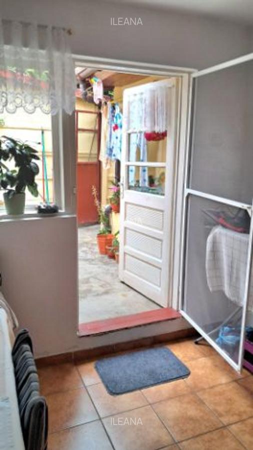 Vand casă cu  3 camere in zona tabacarie - 2