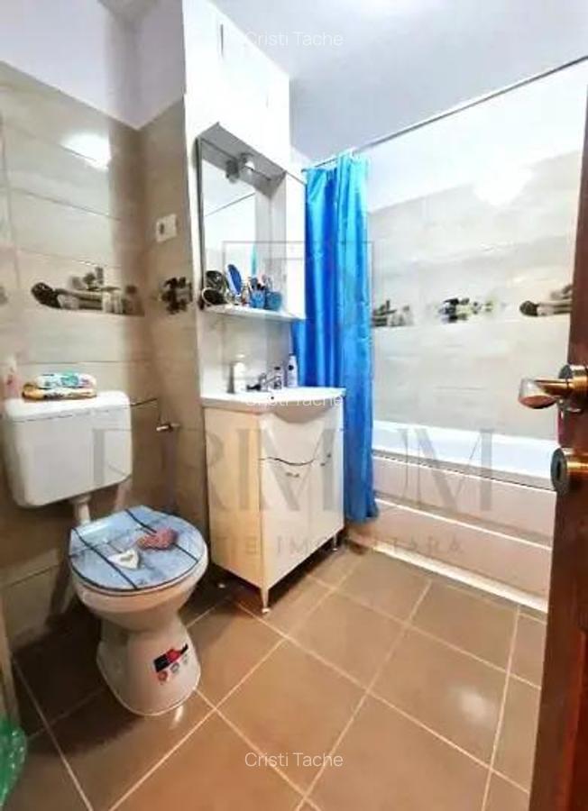 SOARELUI - ETAJ 1 - BLOC IZOLAT - 4 cam - 2 bai - 2 balcoane - centrala proprie - clima - 5