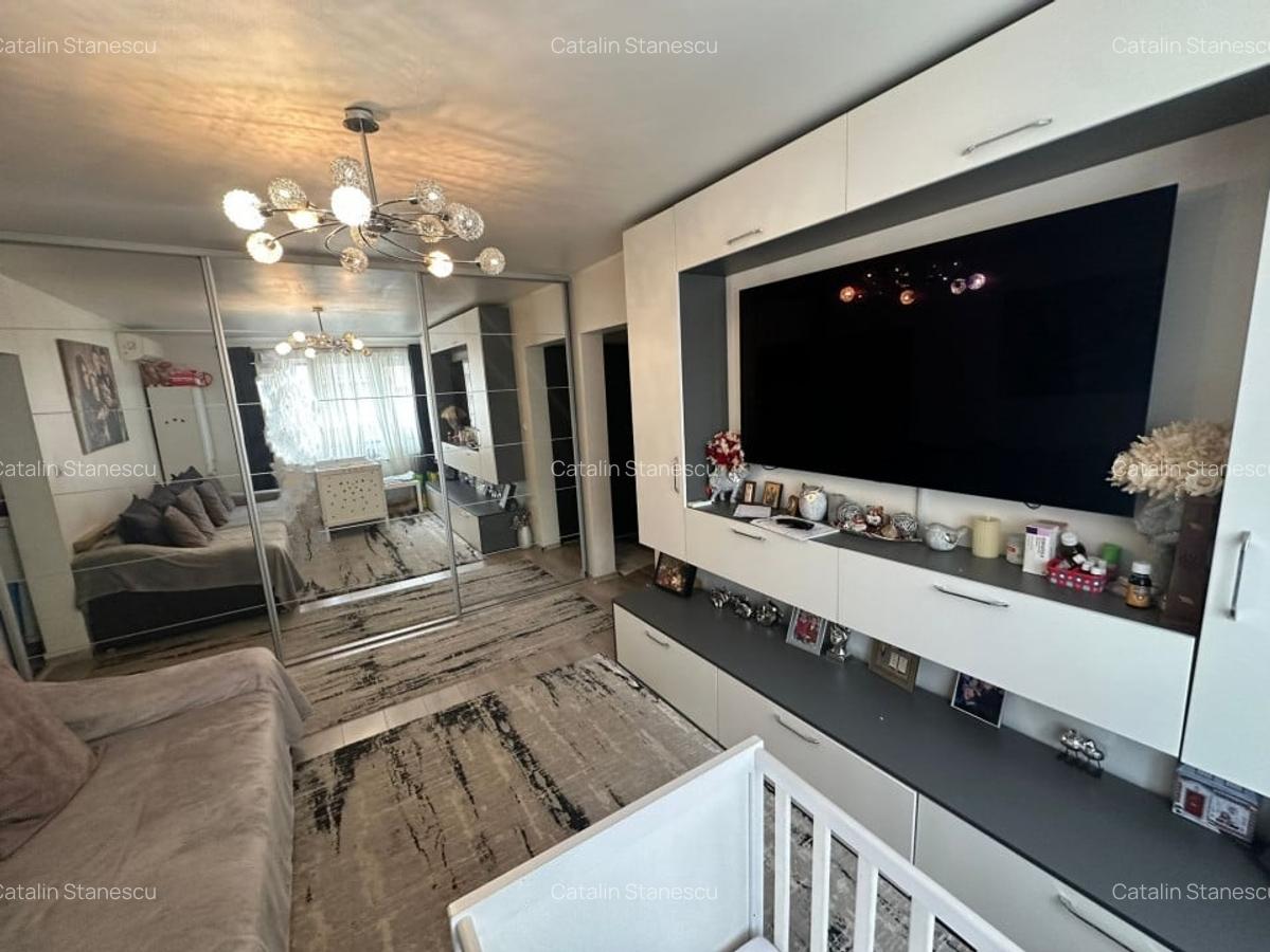 Apartament cu 3 camere semidecomandat în P-ța Muncii - 2