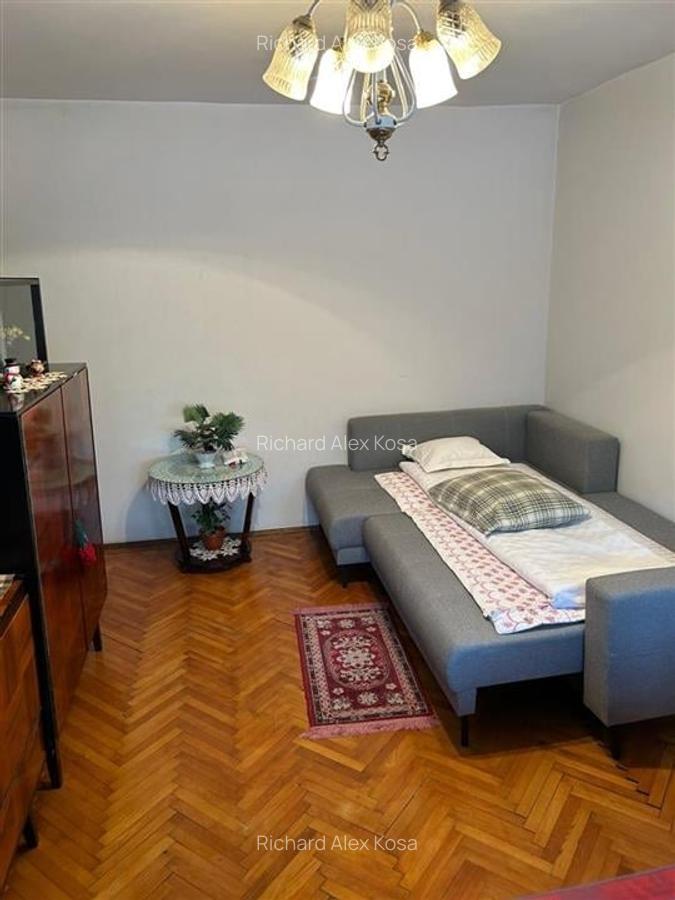 Apartament cu 3 camere semidecomandat în Valenta - 1