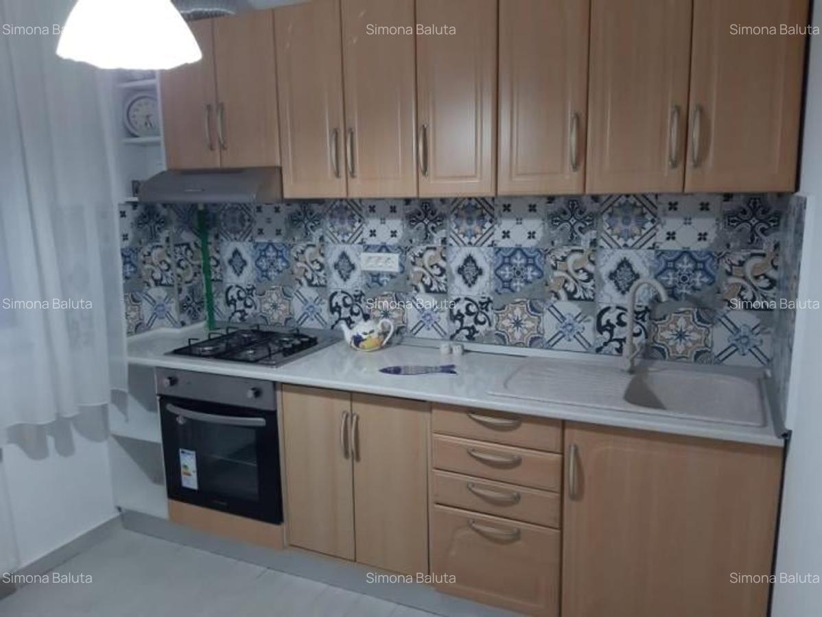 Vanzare apartament 3 camere metrou Gorjului - 5