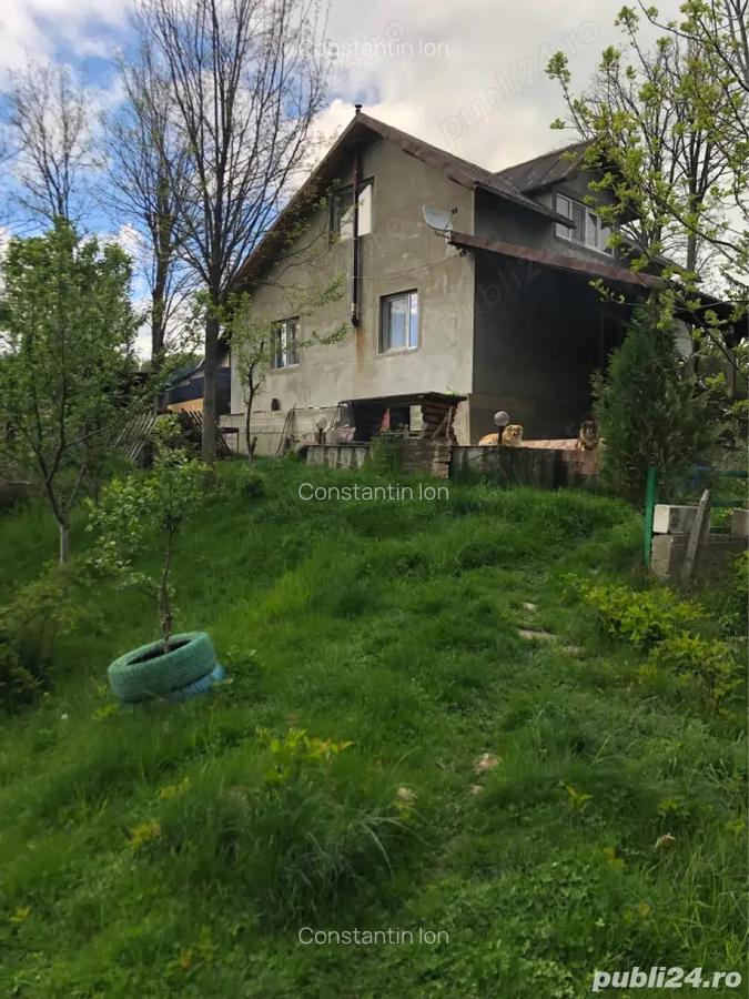 Vind casa 4 camere P+etaj si teren 1000 mp ,Sotrile ,Prahova 55000 E - 1