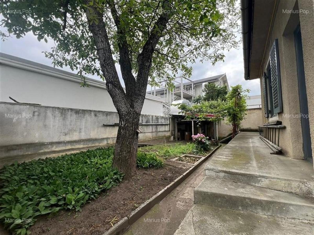 Casa singura in curte, cu garaj, Central, Brasov - 10