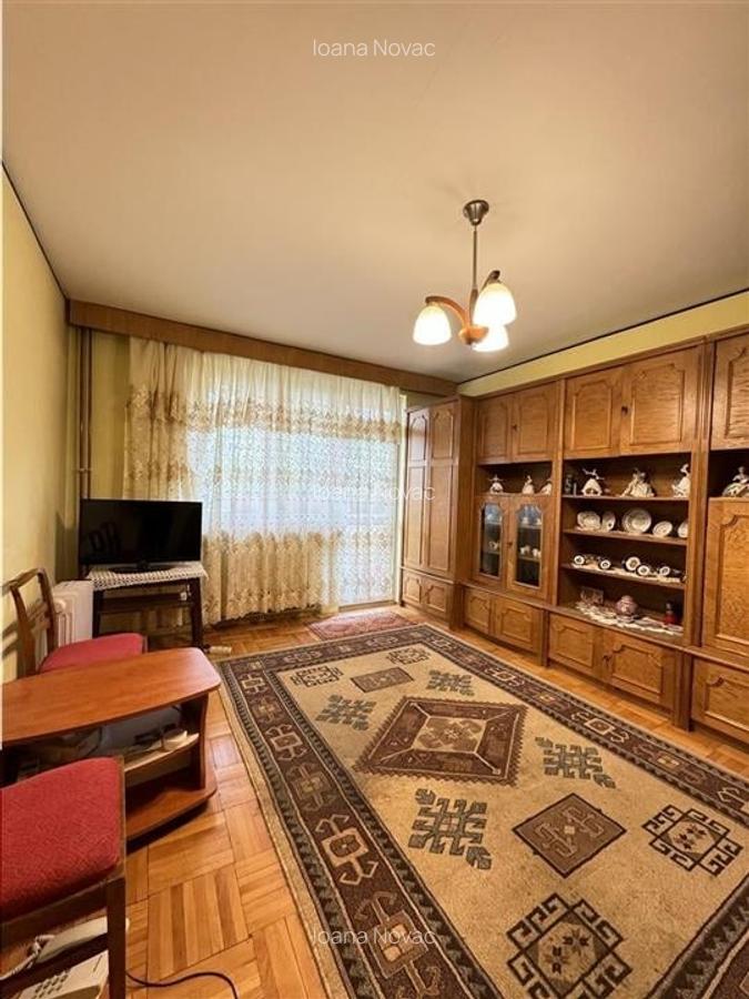 Apartament cu 3 camere semidecomandat în Central - 2