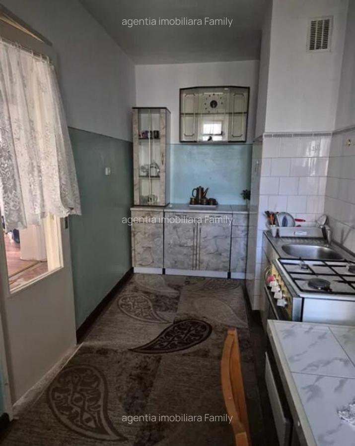 Apartament Cu 3 Camere Decomandate Zona Marasesti - 2