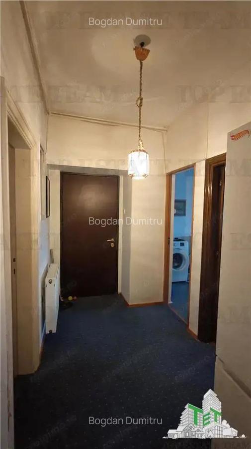 Apartament de 3 camere ultracentral, 2 intrari, lift cu acces privat, pod pentru depozitare, central - 9