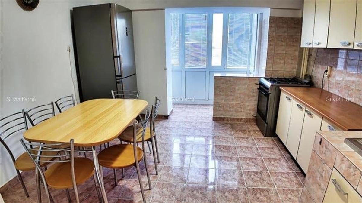Apartament spatios cu 4 camere - renovat- decomandat - zona Unirii - 6