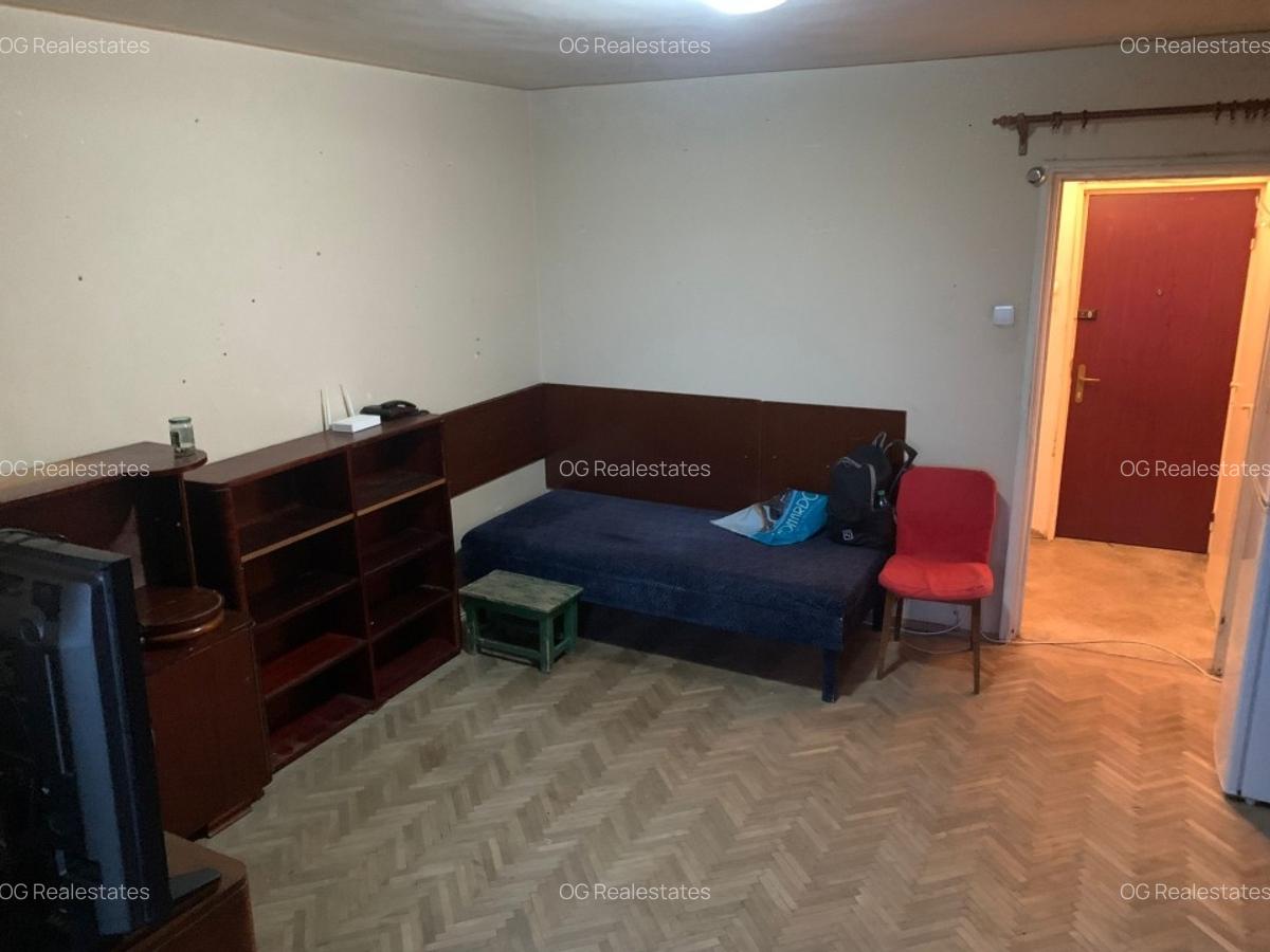 Garsonieră semidecomandată în Titan - 2