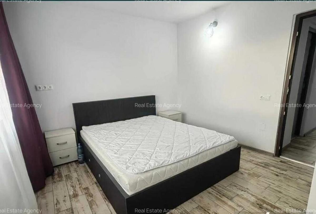 3 camere in zona Torontalului - 1