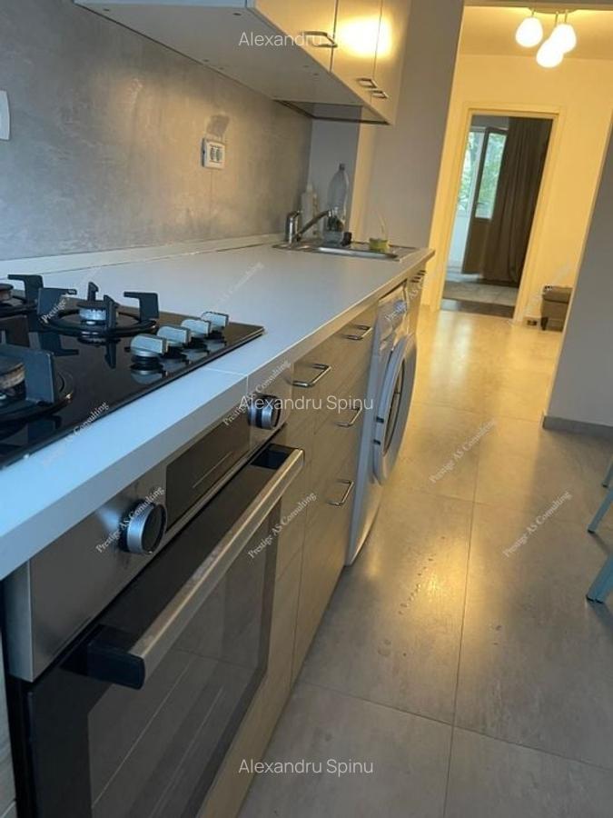 Apartament de vanzare cu 2 camere, renovat complet, cu boxa prorie - Complex - 5