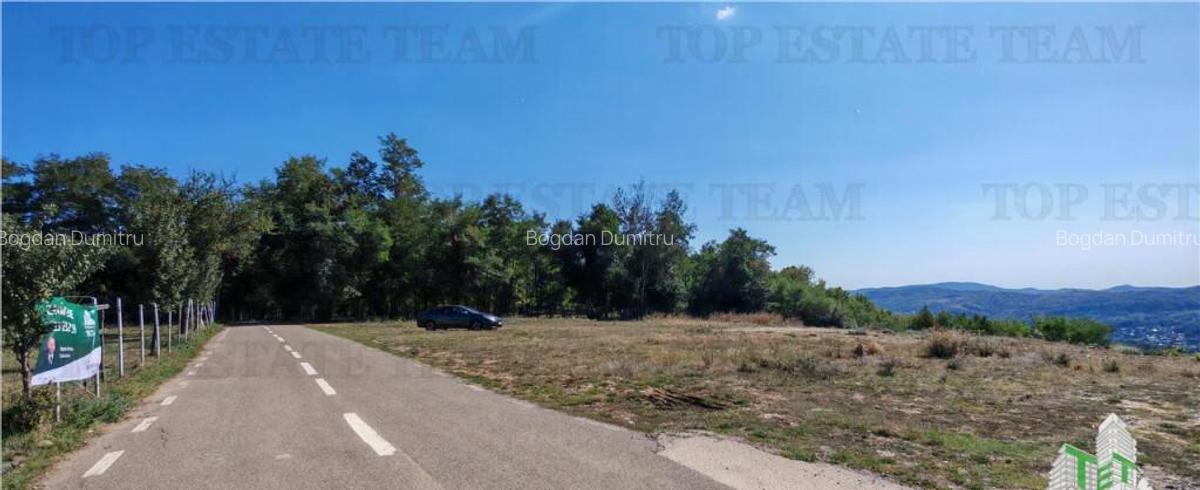 Teren de , 1500 mp, platou montan, cu toate utilitatile, zo - 4