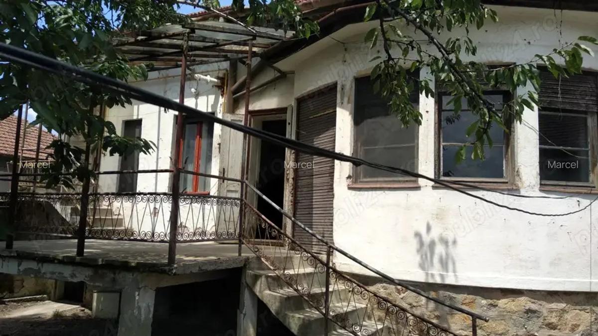 Persoana fizica proprietar, vand casa in Arad, zona Parneava, pe strada principala - 3