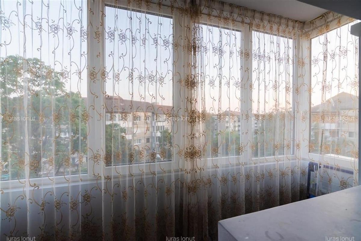 Apartament cu 4 camere decomandat în Decebal - 8