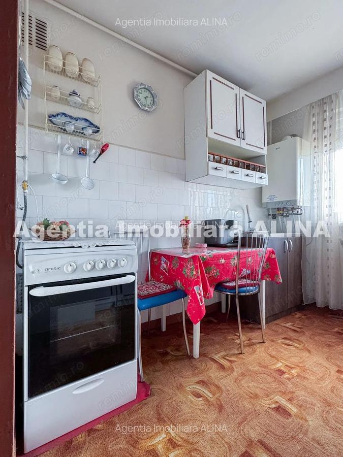 Ap. 2 camere in Deva, zona Balcescu, suprafata utila 56 mp, decomandat, etaj 4. - 2