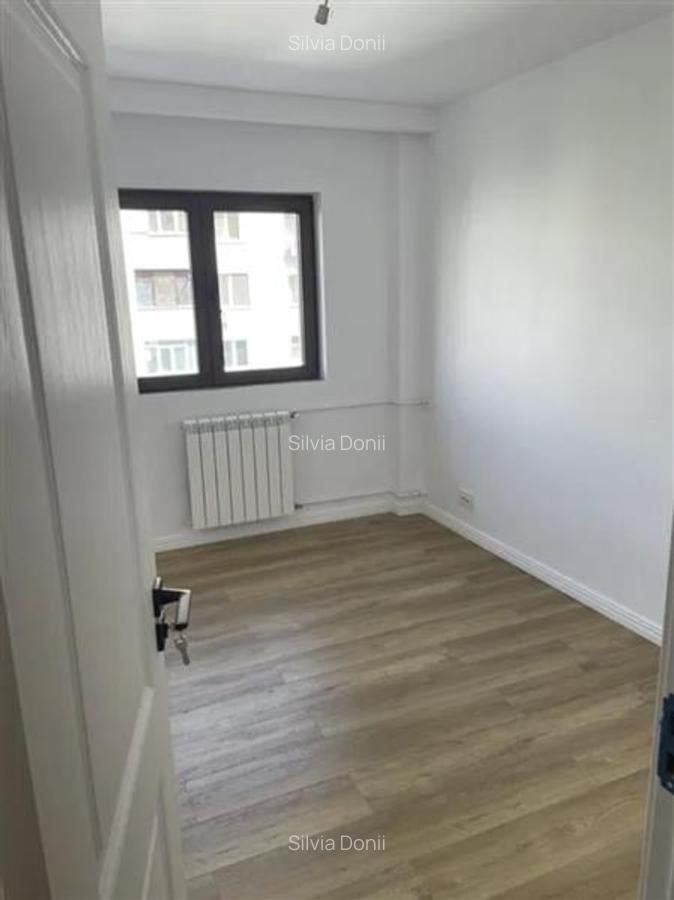 Apartament cu 3 camere - complet renovat - centrala proprie - Dumbrava Noua - 1