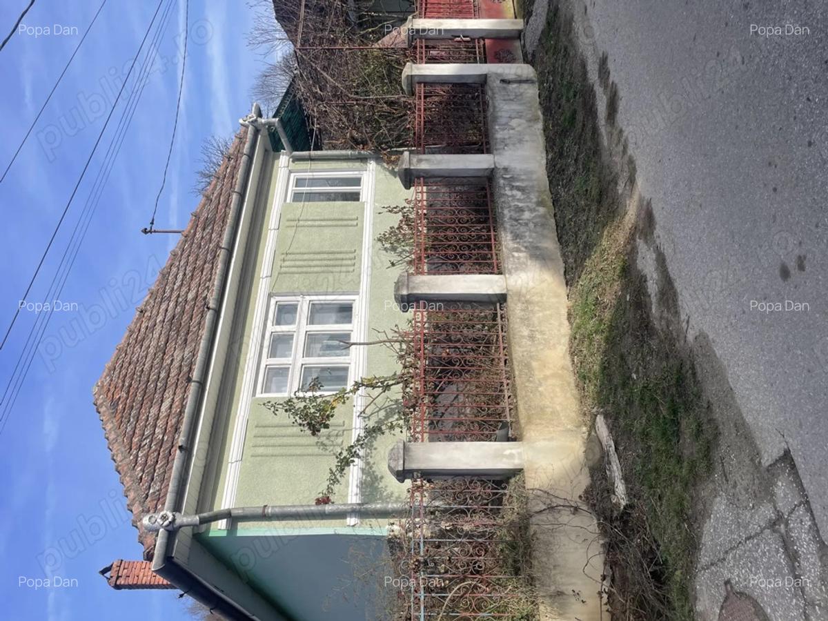 Vand casa in Ciugudul de Sus . Pentru mai multe detalii , va rog sa ma contacta?i in privat - 1