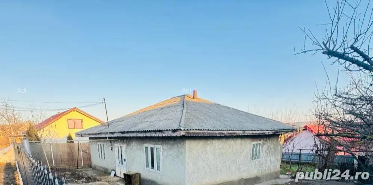 Casa+teren aferent 400 mp Targu Frumos zona foarte buna - 2