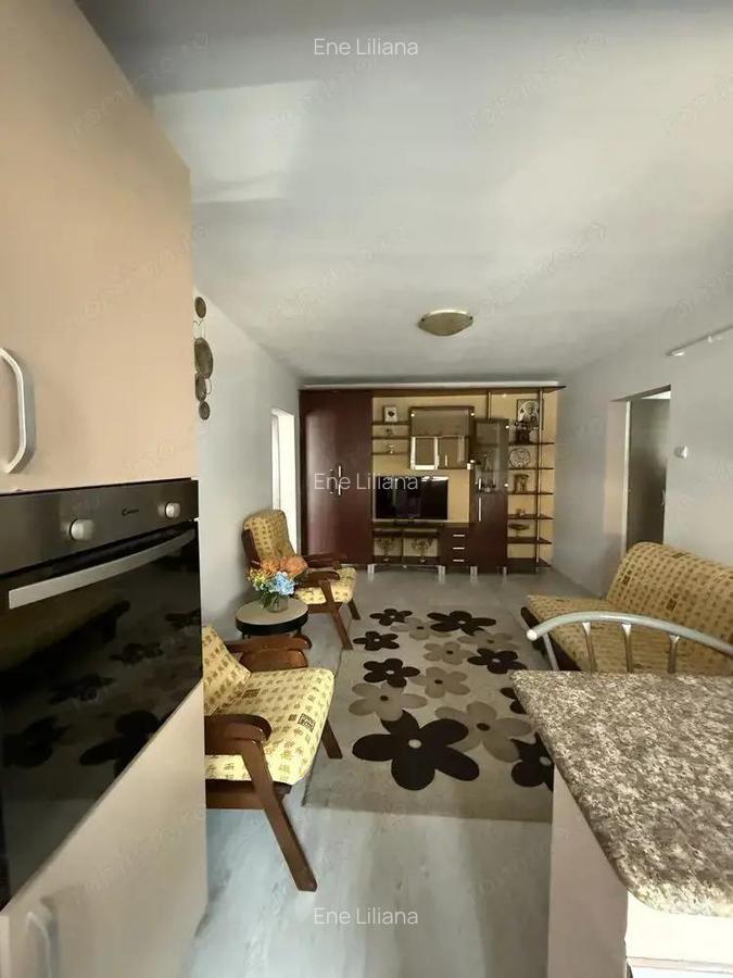 Apartament 2 camere de inchiriat Piata din Sud, etaj 1 - 2