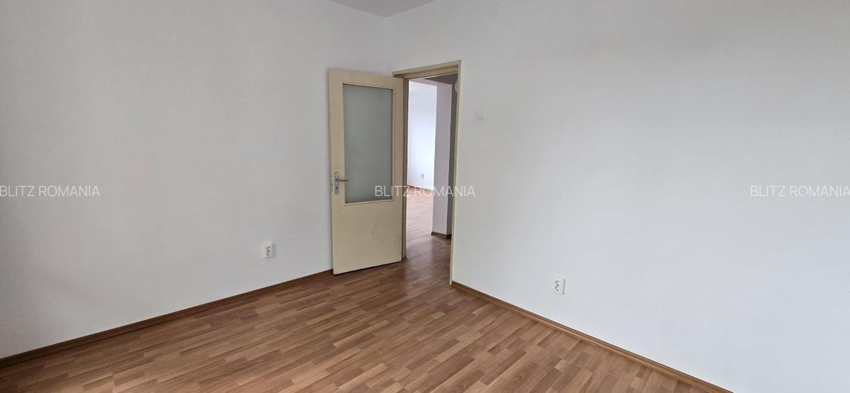 Apartament 3 camere, 61 mp, zona Cina Nord - 2