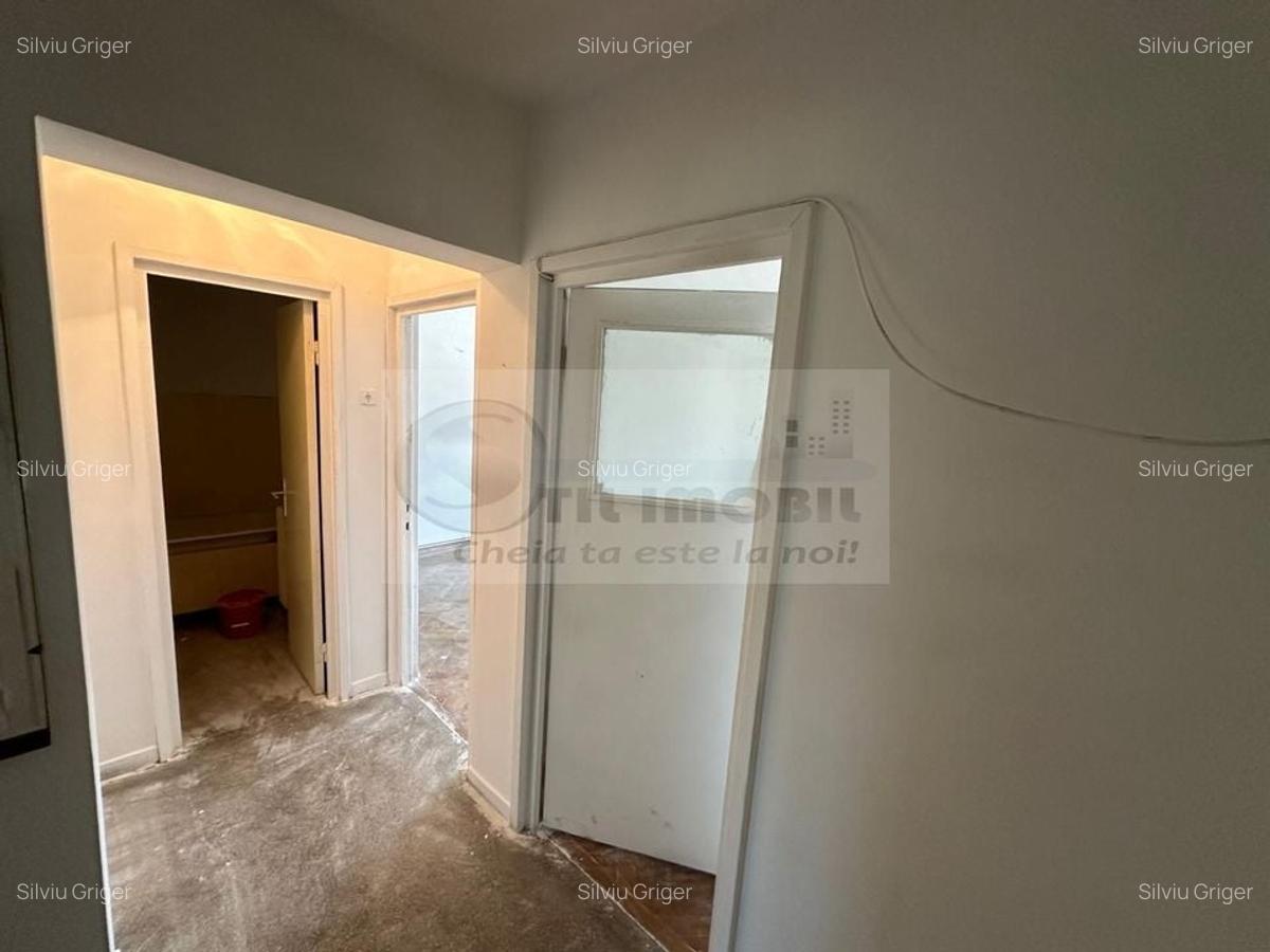 Apartament 3 camere, 70mp, 2 balcoane - Podu Roș  125000 euro - 4
