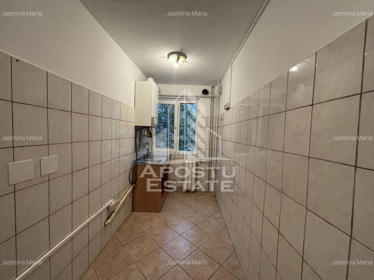 Apartament cu 2 camere in zona Sagului, centrala proprie, etajul intai - 4