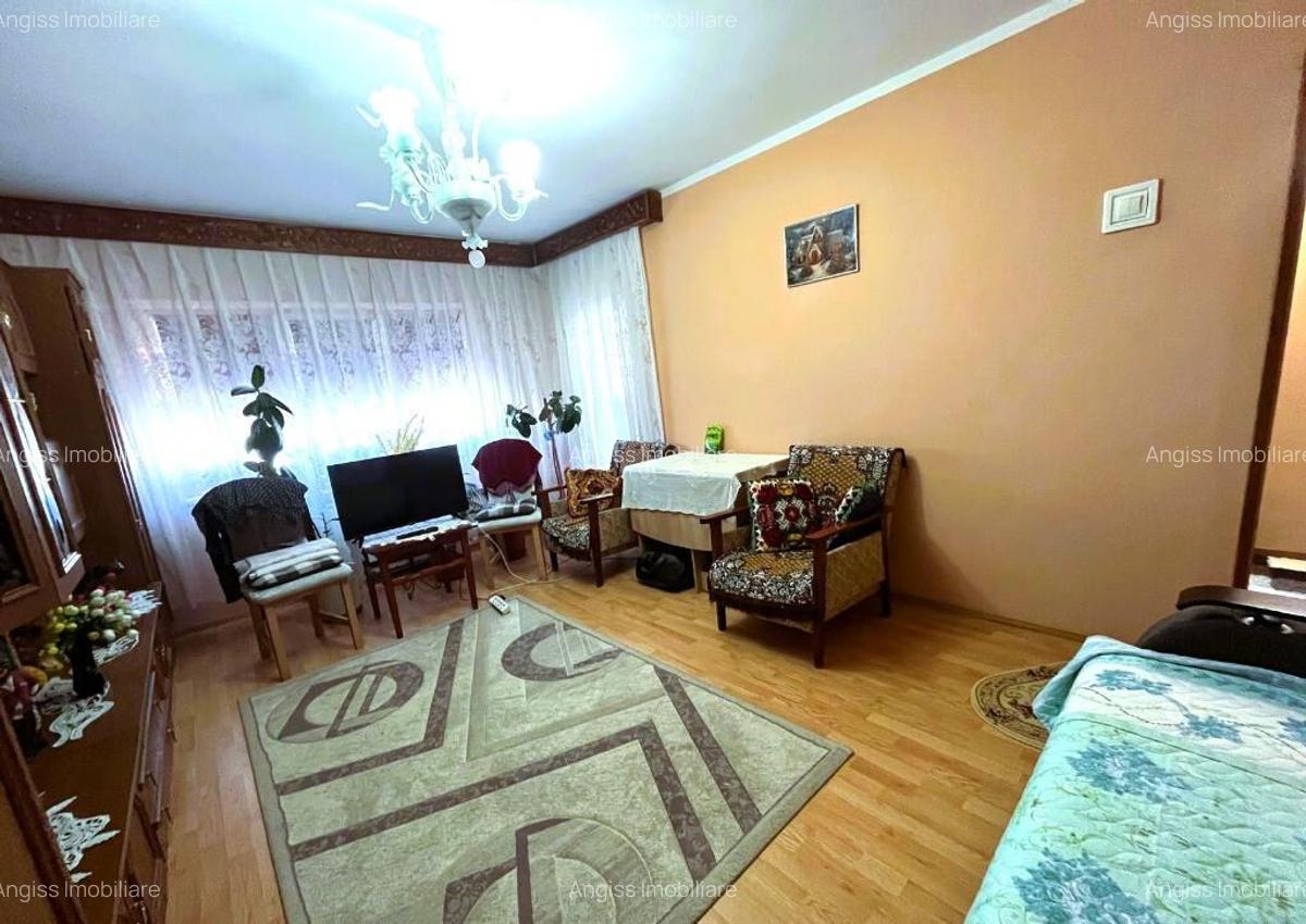 Apartament 3 camere --etajul 2 - E3 - 75mp - 9
