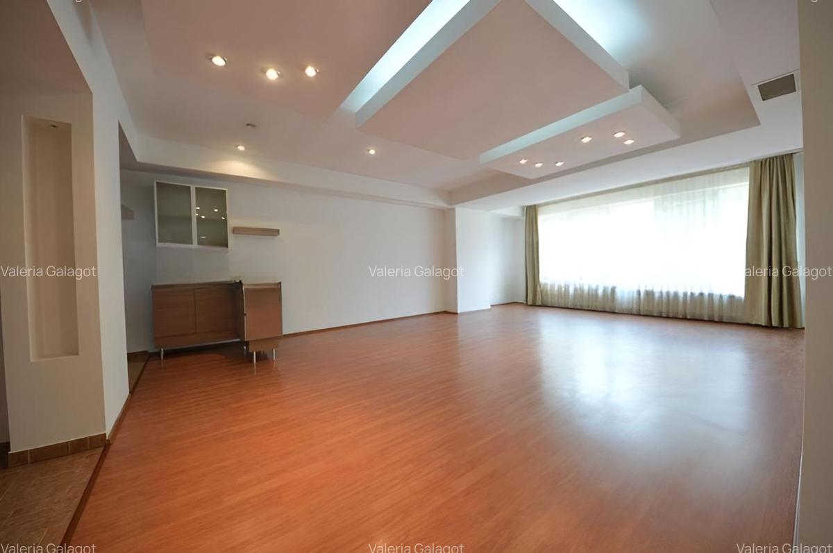 Apartament cu 3 camere decomandat în Herăstrău - 3