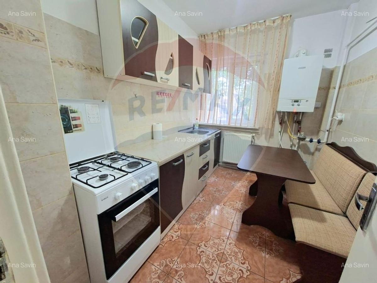 Apartament 2 camere, mobilat, etaj 1, langa Casa de Cultura - Bacau - 3 Apartament 2 camere, mobilat, etaj 1, langa Casa de Cultura - Bacau - 3
