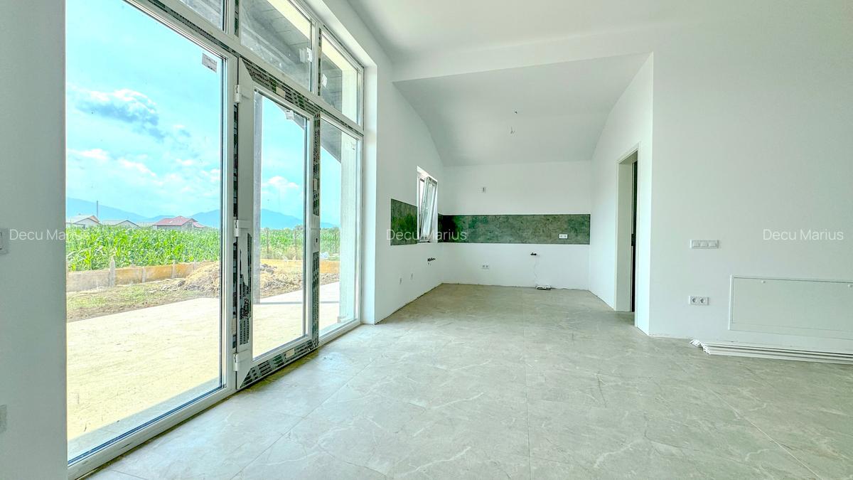 Casă cu 3 camere în Sânpetru - 7