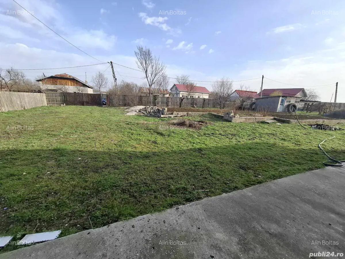 Casa cu teren de vanzare, Comuna Perie?i jude?ul Olt 45.000 negociabil. - 3