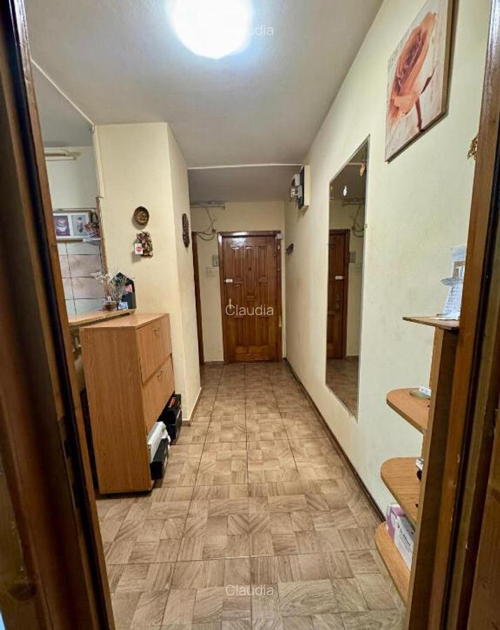 Apartament de 3 camere zona TRACTORUL - 7