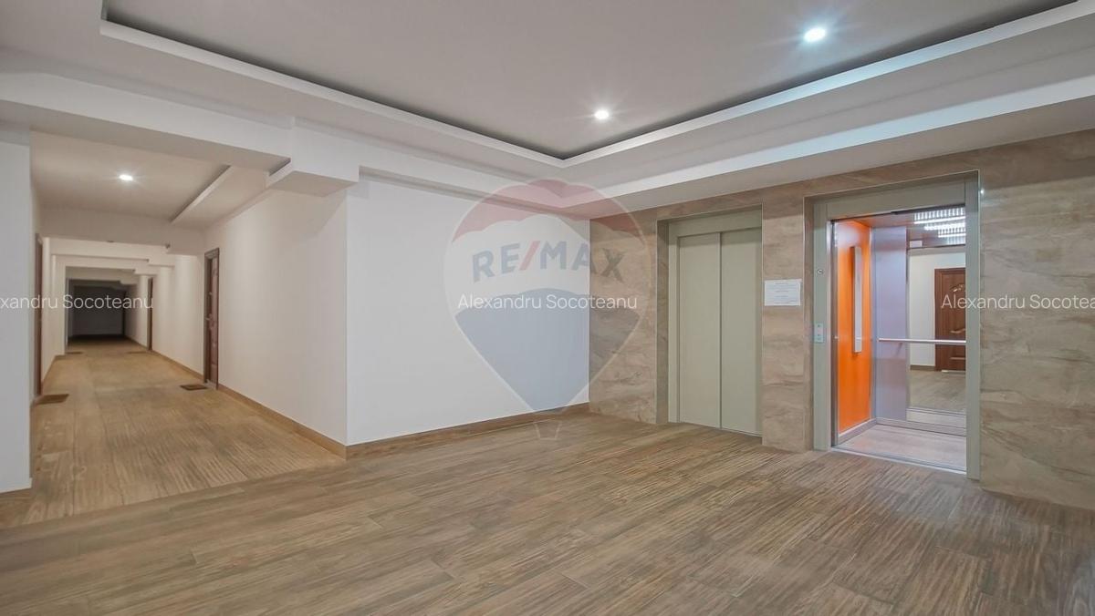 Apartament cu 4 camere decomandat, mobilat în Tractorul - 22