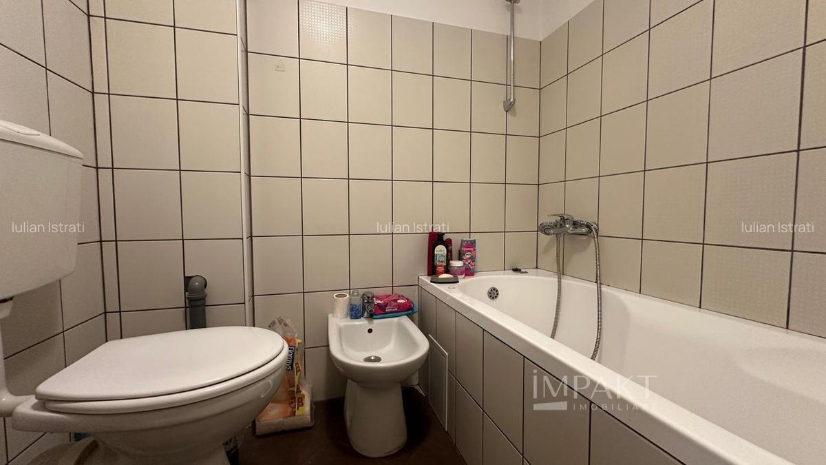 Imobil cu 5 apartamente separate, ideal pentru investitie - zona UMF! - 25
