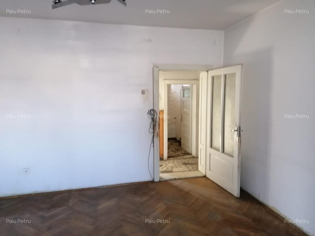 Casa zona Grivitei cu teren de 1000 mp. - 9
