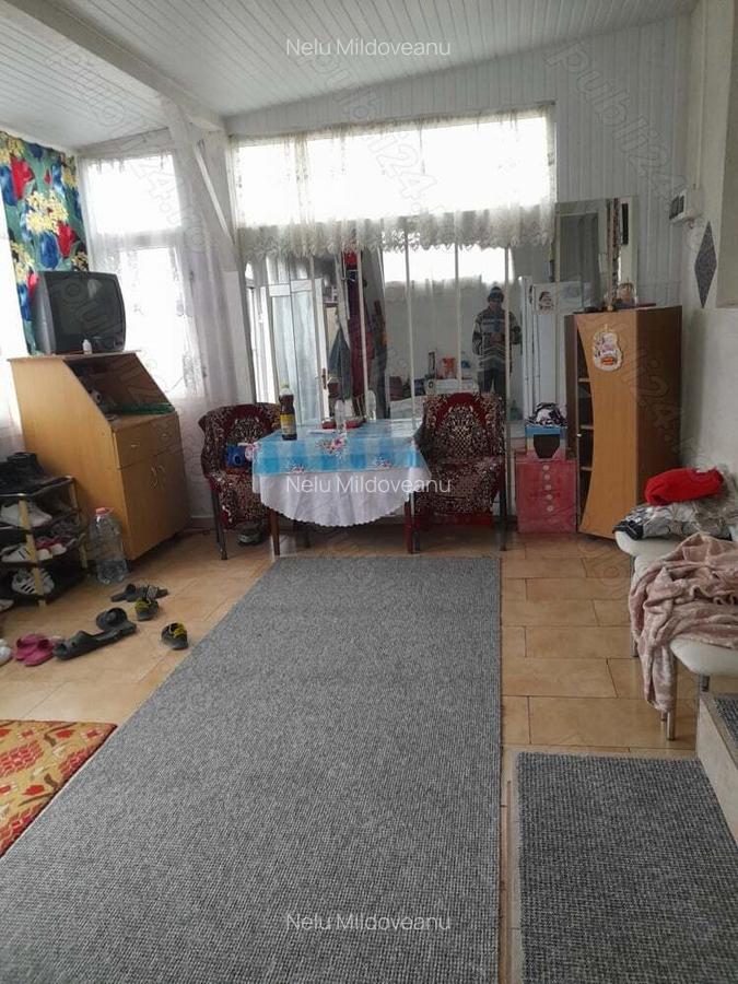 Casa de vanzare 23 august - 3