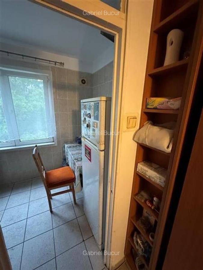 Garsonieră decomandată în Apărătorii Patriei - 2