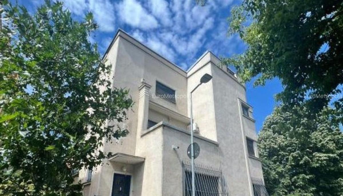 Vila 550 mp si 450 mp teren Universitate - 1